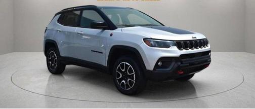 Silver Zynith Metallic Clearcoat 2024 Jeep Compass Trailhawk