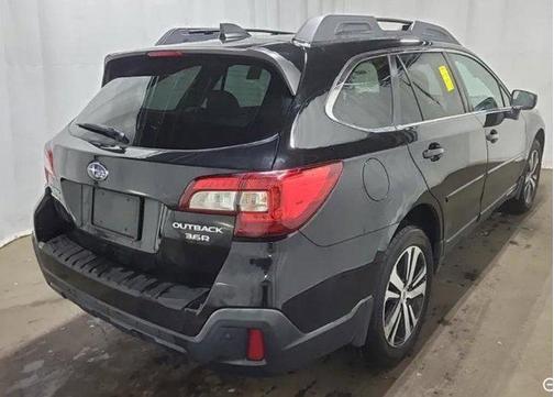 Crystal Black Silica 2019 Subaru Outback 3.6R Limited