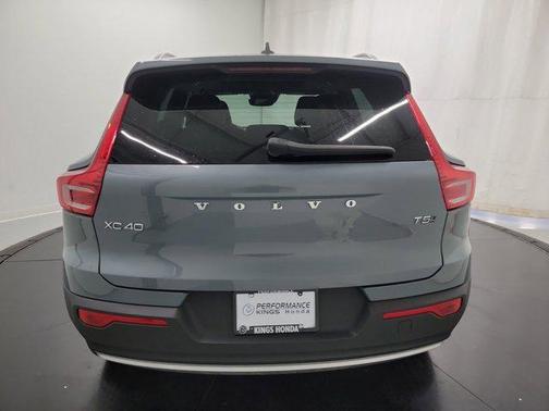 2021 Volvo XC40 T5 Inscription