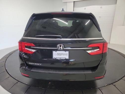 Crystal Black Pearl 2024 Honda Odyssey EX-L