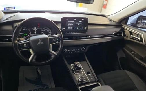 White Diamond 2022 Mitsubishi Outlander SE S-AWC