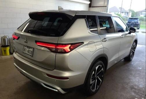 White Diamond 2022 Mitsubishi Outlander SE S-AWC
