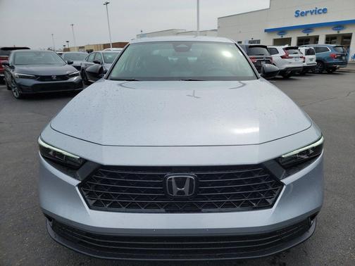Solar Silver Metallic 2026 Honda Accord SE