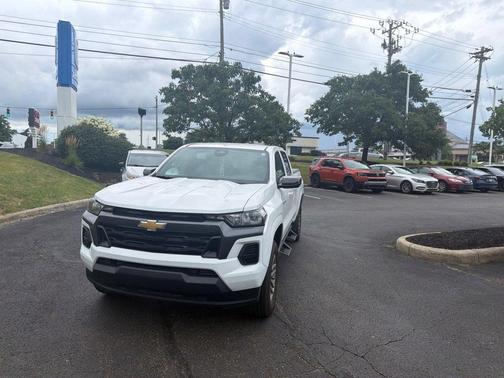 Summit White 2026 Chevrolet Colorado LT