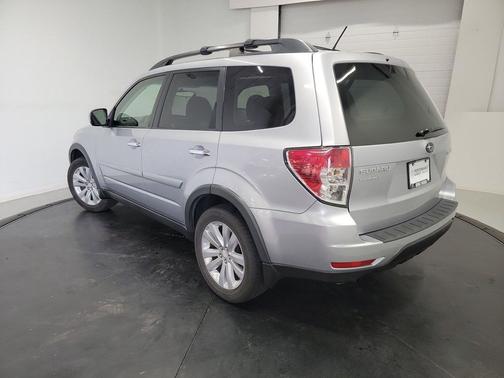 Ice Silver Metallic 2012 Subaru Forester 2.5X Premium