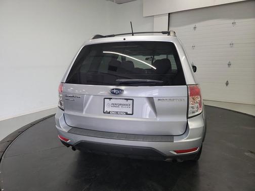 Ice Silver Metallic 2012 Subaru Forester 2.5X Premium