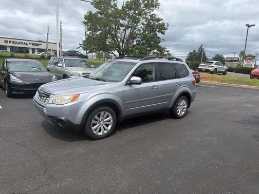 Ice Silver Metallic 2012 Subaru Forester 2.5X Premium