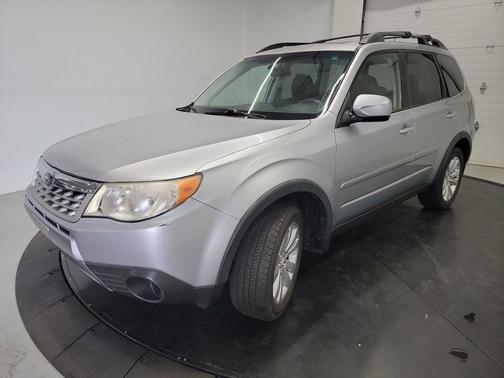 Ice Silver Metallic 2012 Subaru Forester 2.5X Premium