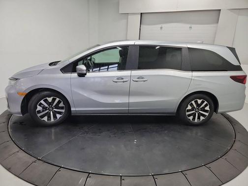 Silver 2025 Honda Odyssey EX-L