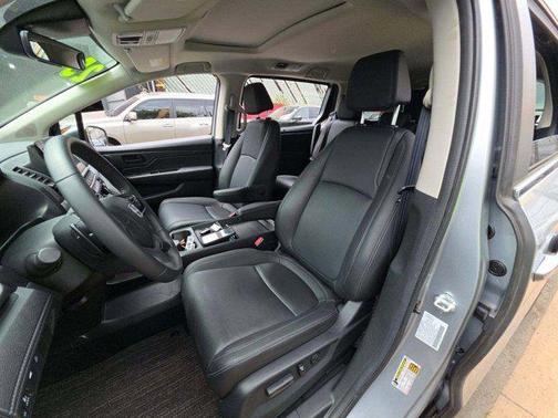 Silver 2025 Honda Odyssey EX-L