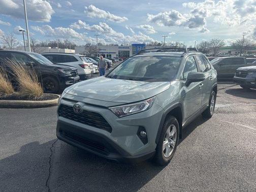 2020 Toyota RAV4 XLE