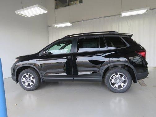 Crystal Black Pearl 2023 Honda Passport AWD TrailSport
