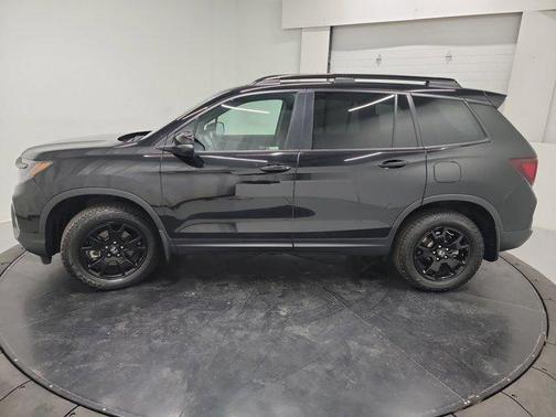 Crystal Black Pearl 2023 Honda Passport AWD TrailSport