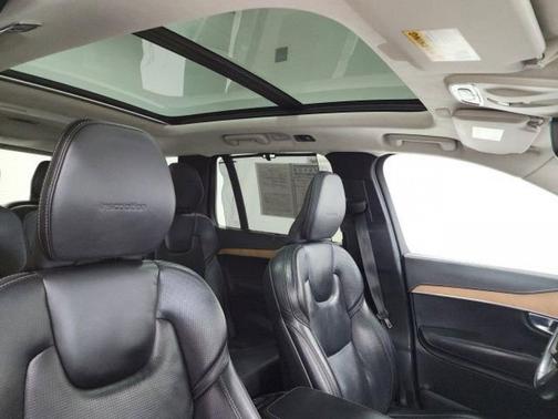 Bright Silver Metallic 2019 Volvo XC90 T6 Inscription