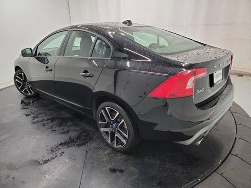 Onyx Black Metallic 2018 Volvo S60 T5 Dynamic