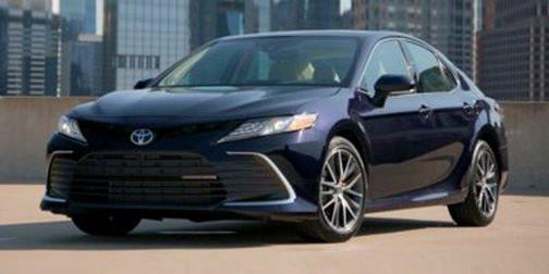 Midnight Black Metallic 2021 Toyota Camry LE