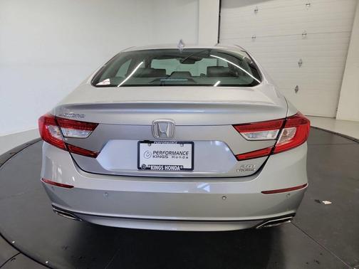 Lunar Silver Metallic 2022 Honda Accord Touring 2.0T