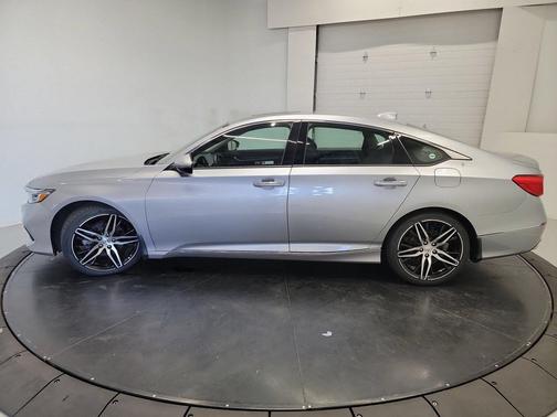 Lunar Silver Metallic 2022 Honda Accord Touring 2.0T