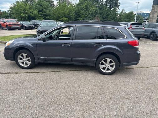 Graphite Gray Metallic 2013 Subaru Outback 2.5i Premium