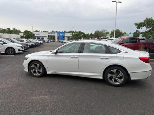 Platinum White Pearl 2018 Honda Accord EX-L