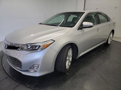 Classic Silver Metallic 2013 Toyota Avalon Limited