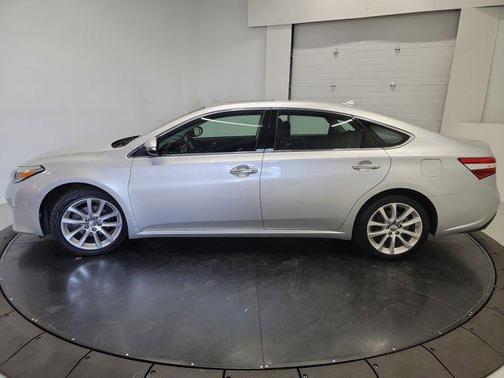 Classic Silver Metallic 2013 Toyota Avalon Limited