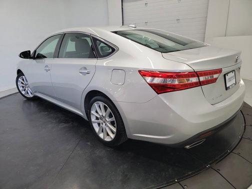Classic Silver Metallic 2013 Toyota Avalon Limited