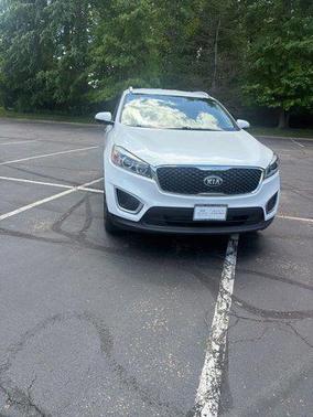 Snow White Pearl 2017 Kia Sorento LX