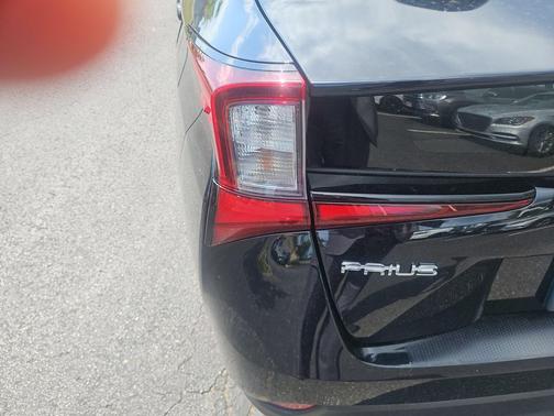 Midnight Black Metallic 2022 Toyota Prius LE