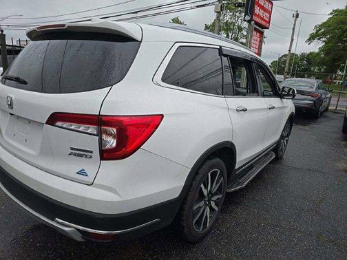 2022 Honda Pilot Touring 8-Passenger