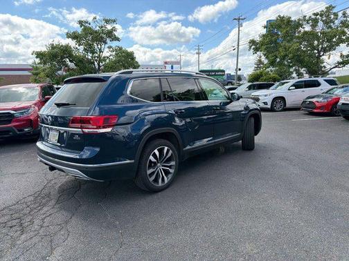 Blue 2019 Volkswagen Atlas 3.6L SEL Premium