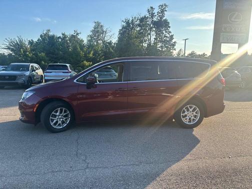 Velvet Red Pearlcoat 2017 Chrysler Pacifica Touring