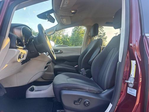 Velvet Red Pearlcoat 2017 Chrysler Pacifica Touring