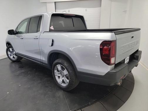 Solar Silver Metallic 2025 Honda Ridgeline RTL