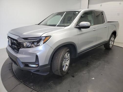Solar Silver Metallic 2025 Honda Ridgeline RTL