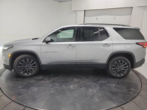 Sterling Gray Metallic 2023 Chevrolet Traverse RS
