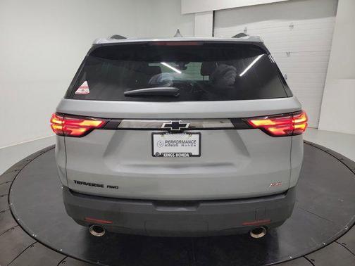 Sterling Gray Metallic 2023 Chevrolet Traverse RS