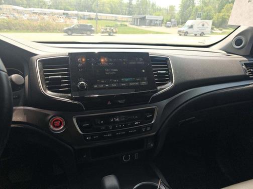 Crystal Black Pearl 2019 Honda Pilot EX-L