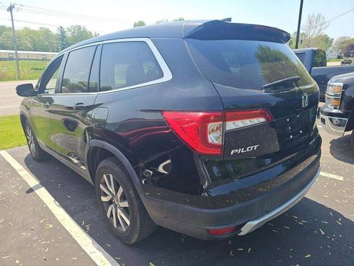 Crystal Black Pearl 2019 Honda Pilot EX-L