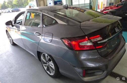 Modern Steel Metallic 2018 Honda Clarity Plug-In Hybrid Base