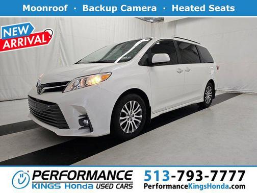 2018 Toyota Sienna XLE