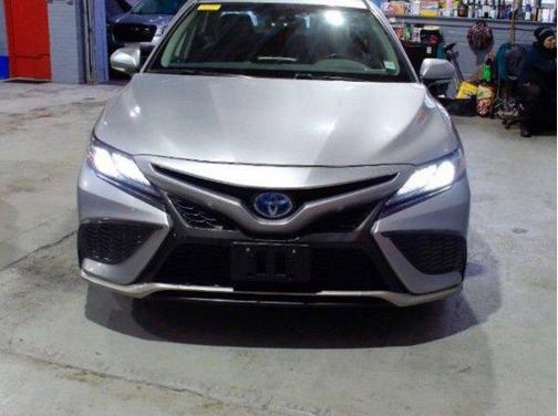 2024 Toyota Camry Hybrid SE