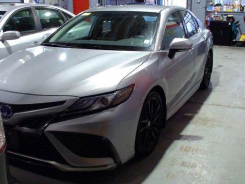 2024 Toyota Camry Hybrid SE