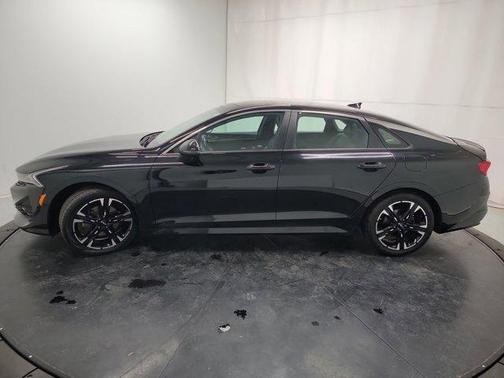 Ebony Black 2022 Kia K5 GT-Line