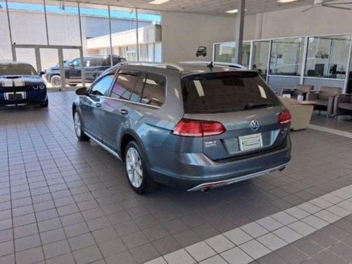 2018 Volkswagen Golf Alltrack TSI S