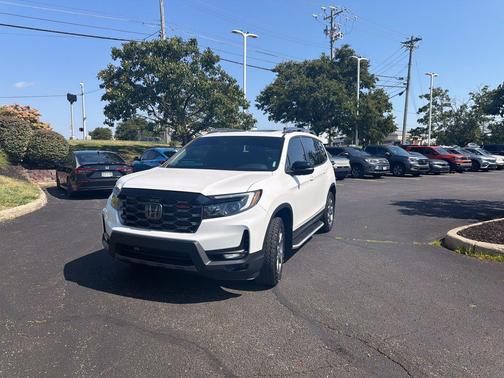 Platinum White Pearl 2025 Honda Passport AWD TrailSport