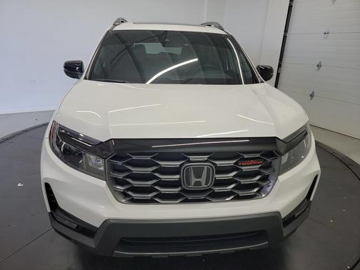 Platinum White Pearl 2025 Honda Passport AWD TrailSport