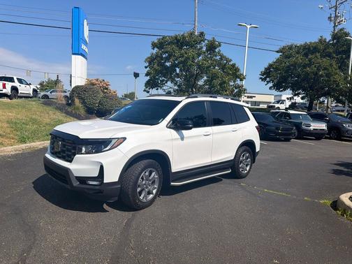 Platinum White Pearl 2025 Honda Passport AWD TrailSport