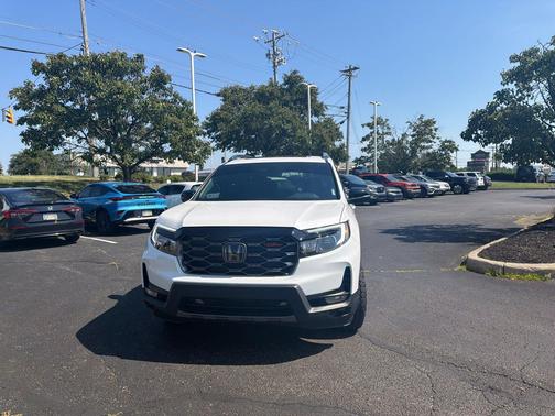 Platinum White Pearl 2025 Honda Passport AWD TrailSport