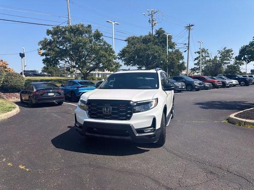 Platinum White Pearl 2025 Honda Passport AWD TrailSport